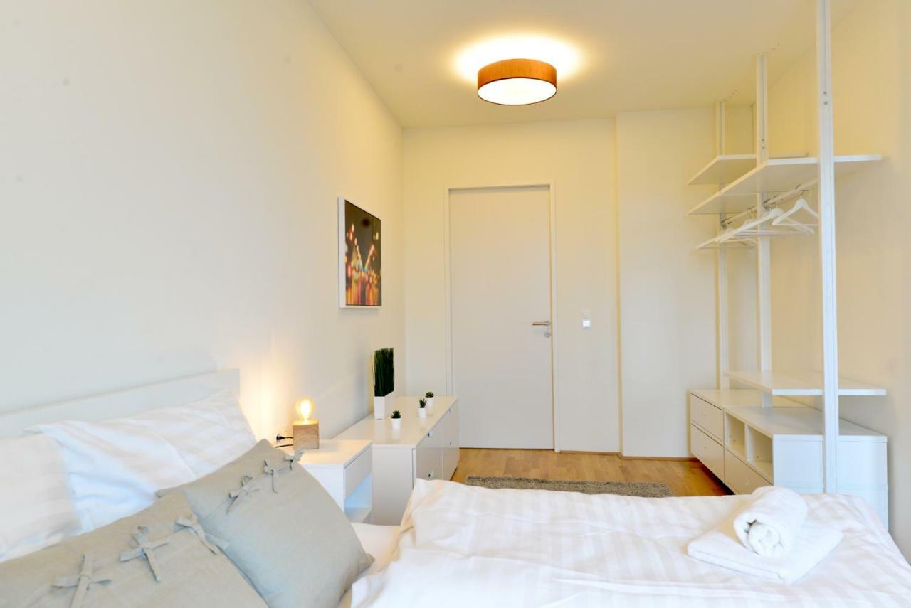 Self-Check-In With View & Free Parking Apartment Vienna Luaran gambar